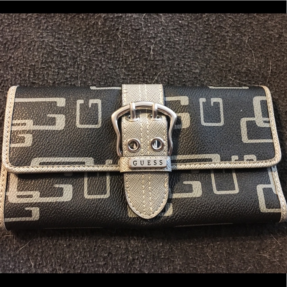Guess wallet